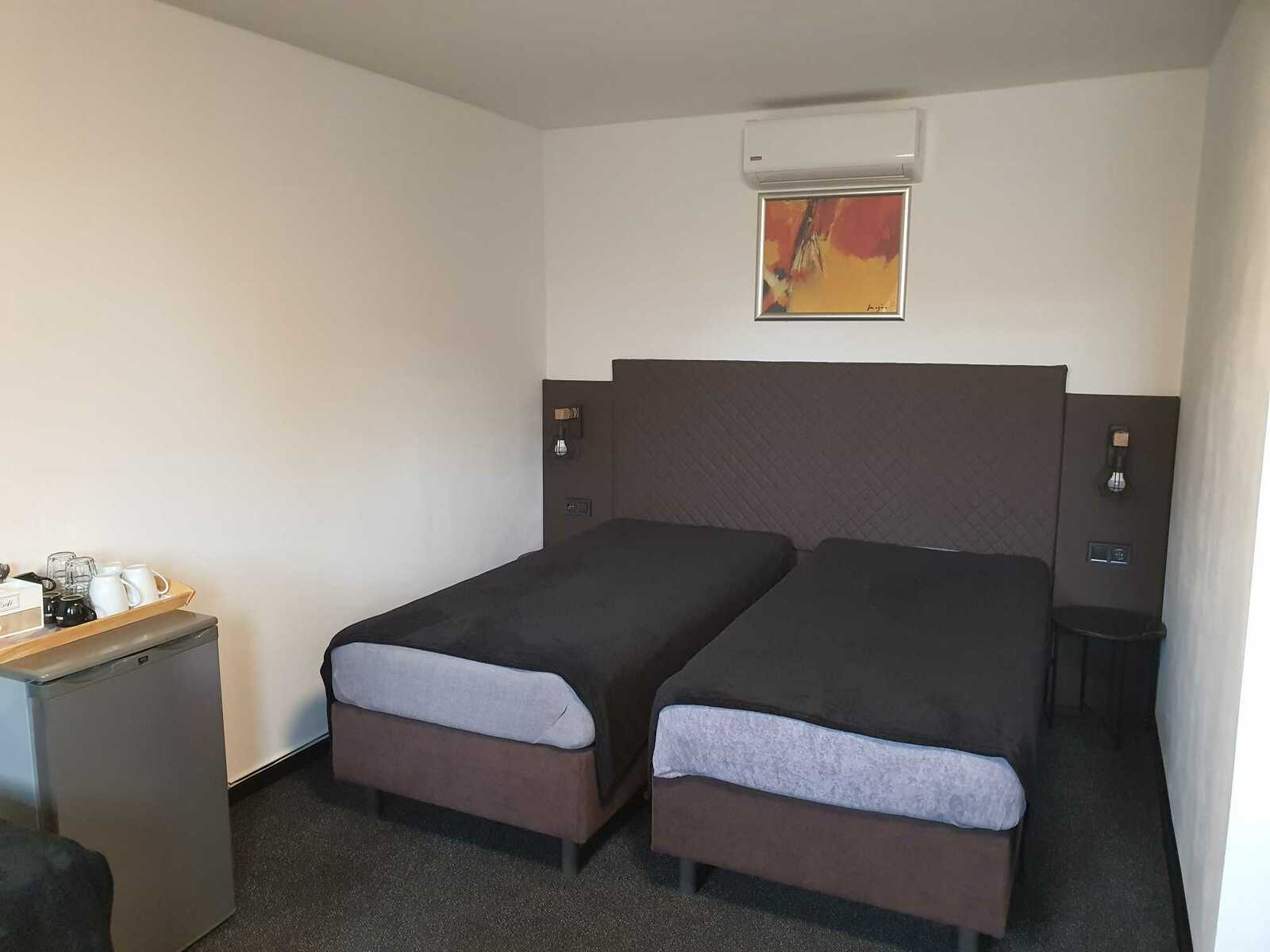 Pokoj 3 – Čtyřlůžkový se sociálním zařízením na pokoji