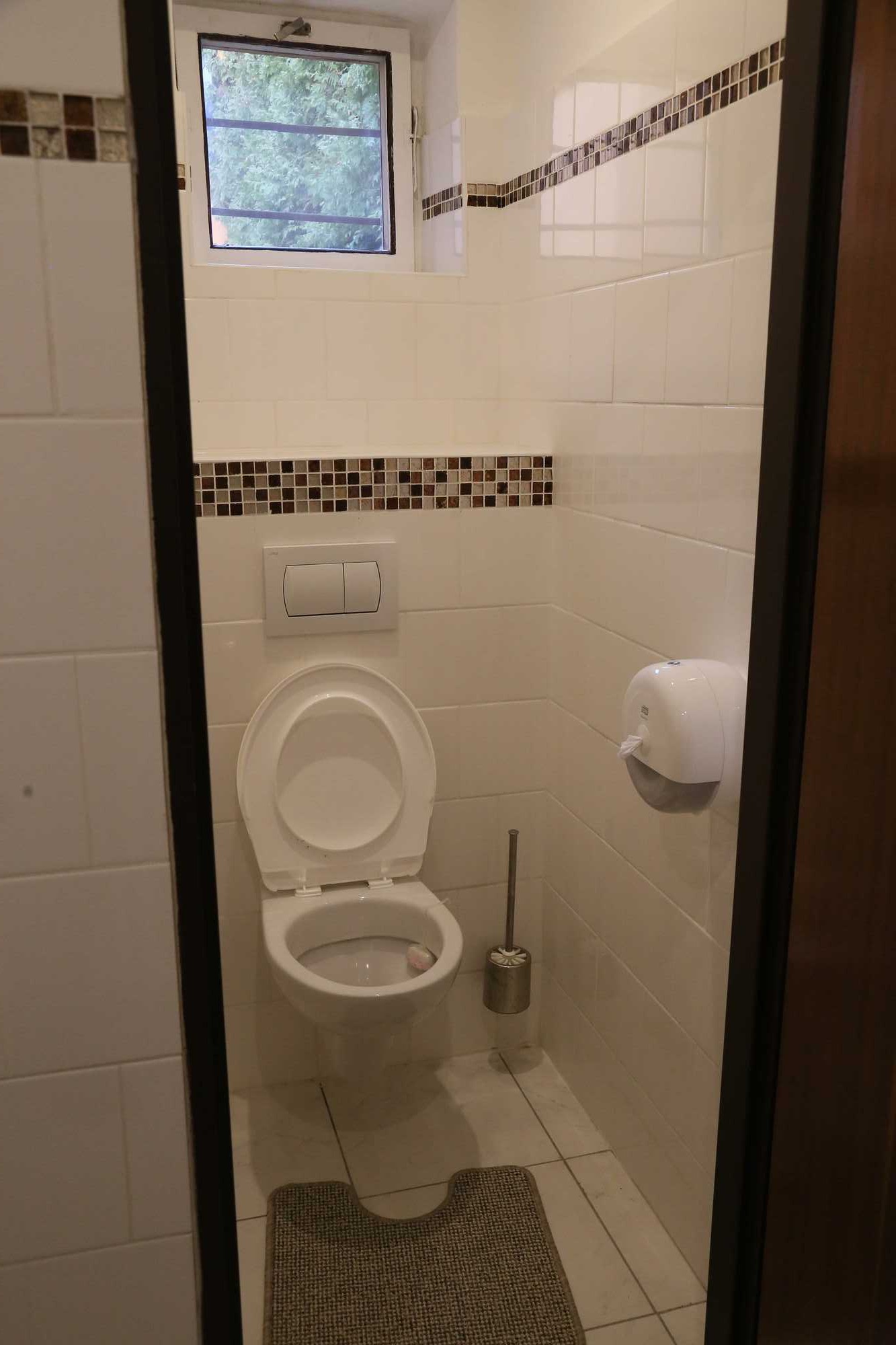 Pokoj 6 – Jednolůžkový se sociálním zařízením na pokoji